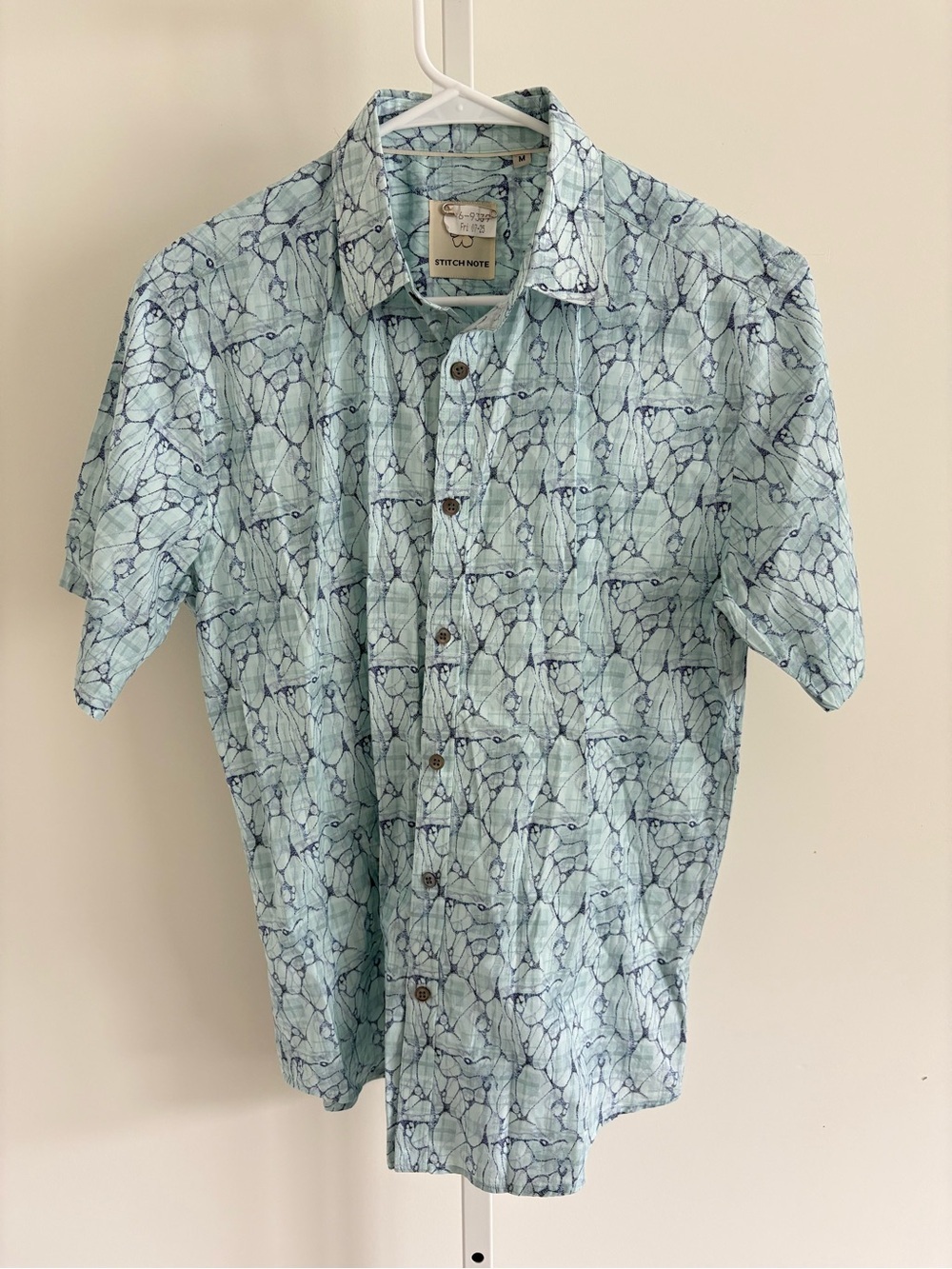 Stitch Note Men’s Light Blue Printed Short Sleeve Button Up Shirt Medium